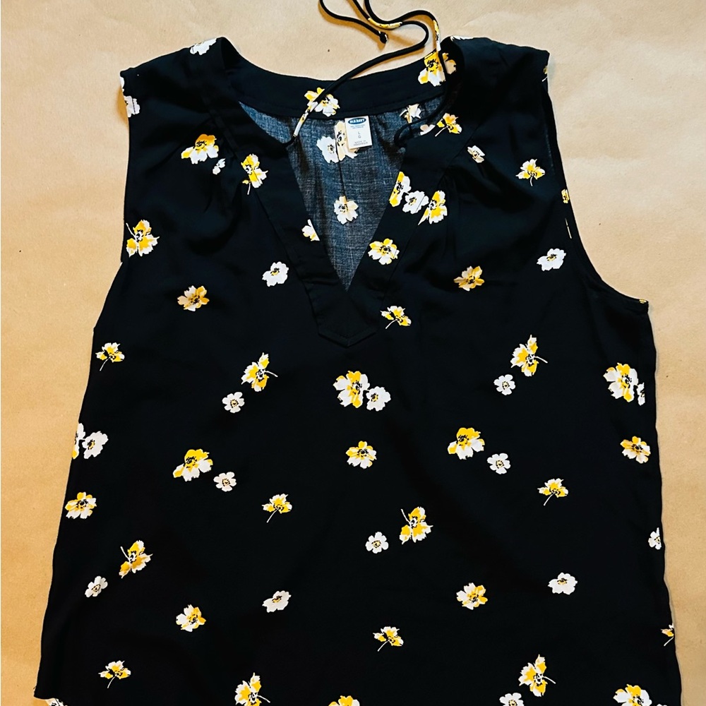 Old Navy Yellow and White Cut Out Sleeveless Blouse